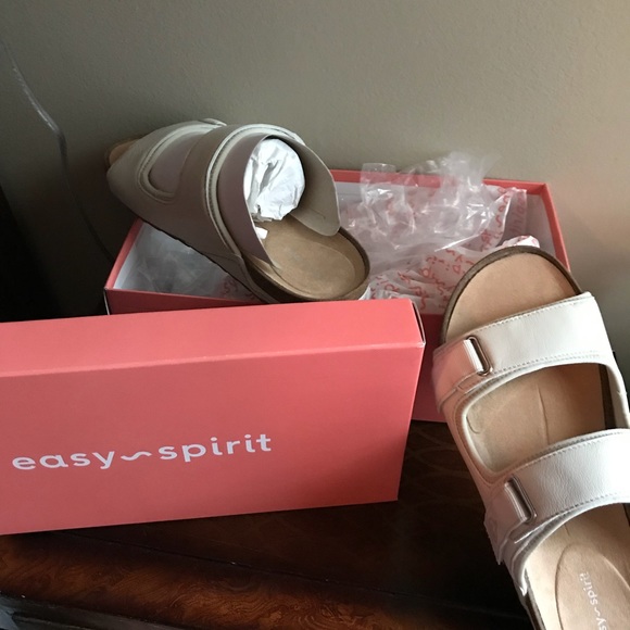 easy spirit peace sandal